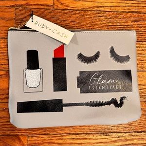 NWT Ruby & Cash Glam Essentials Makeup Bag 9x7